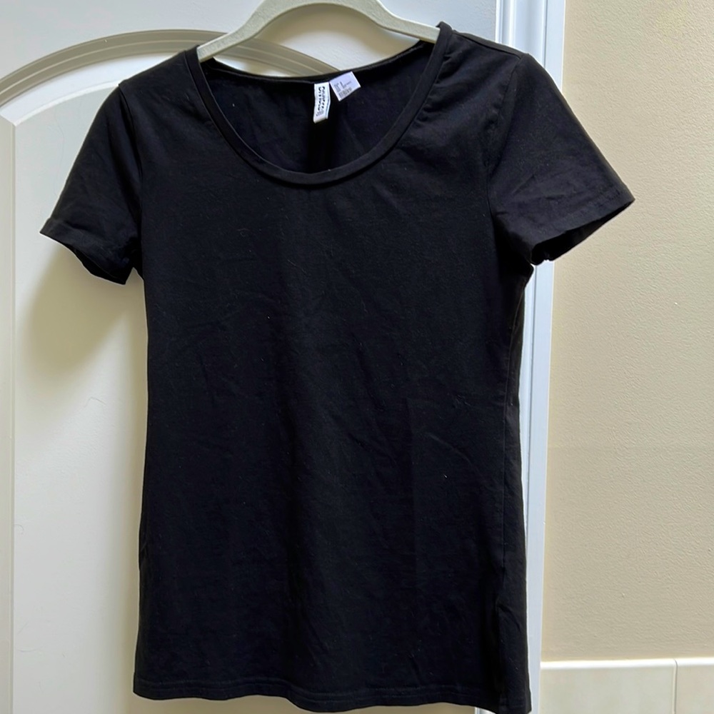 COPY - NWOT! H&M DIVIDED black tee shirt Top